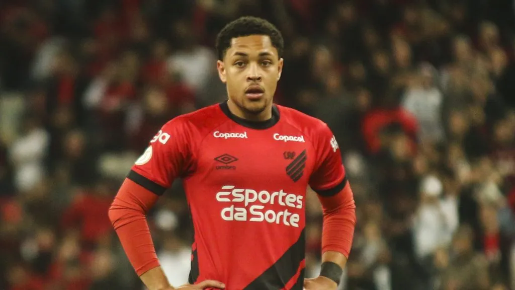 Vitor Roque, ex-Athletico