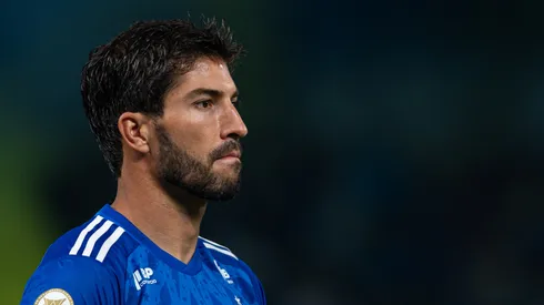 Lucas Silva jogador do Cruzeiro durante partida contra o Criciúma no estádio Mineirão pelo campeonato Brasileiro A 2024. Foto: Alessandra Torres/AGIF