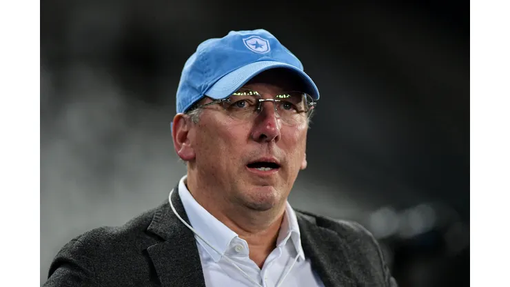 RJ - RIO DE JANEIRO - 18/04/2024 - BRASILEIRO A 2024, BOTAFOGO X ATLETICO-GO - John Textor presidente da SAF do Botafogo durante partida contra o Atletico-GO no estadio Engenhao pelo campeonato Brasileiro A 2024. Foto: Thiago Ribeiro/AGIF