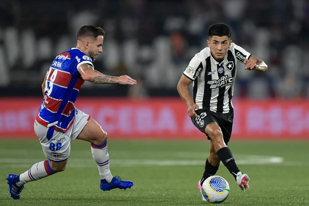 Almada, jogador do Botafogo, jogou com Rossetto no Atlanta United, dos Estados Unidos. Foto: Thiago Ribeiro/AGIF