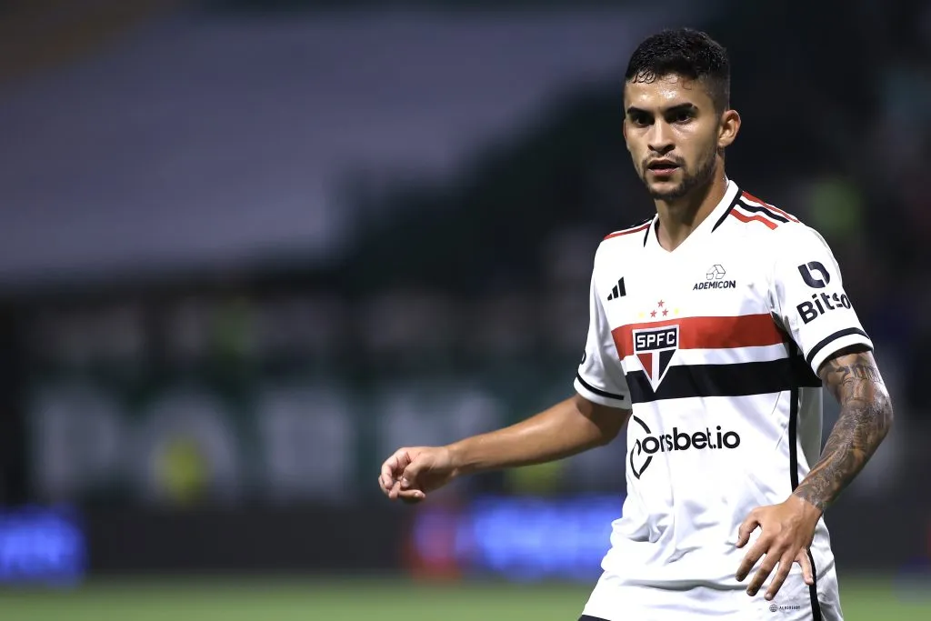 Rodrigo Nestor, jogador do São Paulo, durante partida contra o Palmeiras (Foto: Marcello Zambrana/AGIF)
