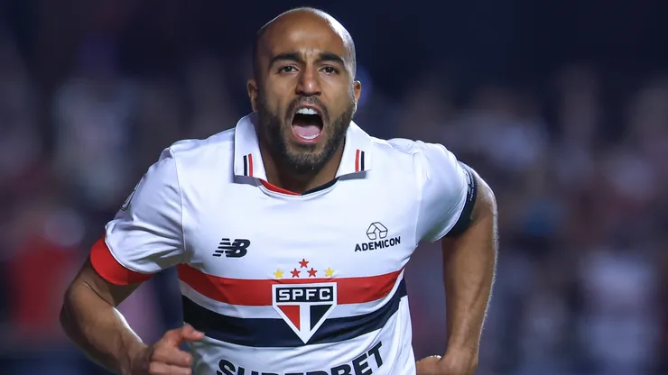 Lucas Moura jogador do São Paulo comemora seu gol durante partida contra o Botafogo no estádio Morumbi pelo campeonato Brasileiro A 2024. Foto: Marcello Zambrana/AGIF