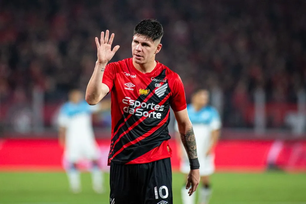Zapelli, camisa 10 do Athletico, pode deixar o clube em 2025. Foto: Luis Garcia/AGIF