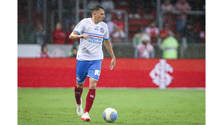 RS - PORTO ALEGRE - 13/04/2024 - BRASILEIRO A 2024, INTERNACIONAL X BAHIA - Santiago Arias jogador do Bahia durante partida contra o Internacional no estadio Beira-Rio pelo campeonato Brasileiro A 2024. Foto: Maxi Franzoi/AGIF