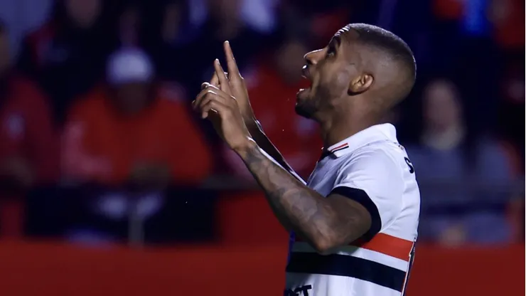 SP - SAO PAULO - 06/07/2024 - BRASILEIRO A 2024, SAO PAULO X BRAGANTINO - Andre Silva jogador do Sao Paulo comemora seu gol durante partida contra o Bragantino no estadio Morumbi pelo campeonato Brasileiro A 2024. Foto: Marcello Zambrana/AGIF
