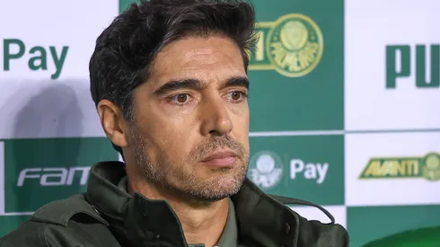 Abel Ferreira durante confronto contra o Grêmio no Brasileirão 2024.