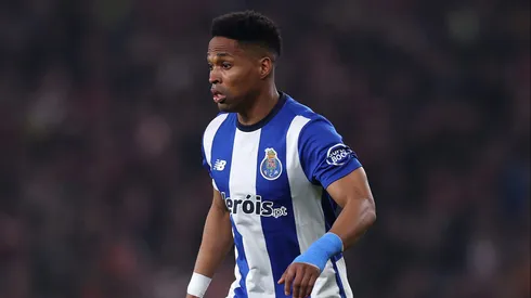 Wendell durante confronto contra o Arsenal na Champions League 2023/24.