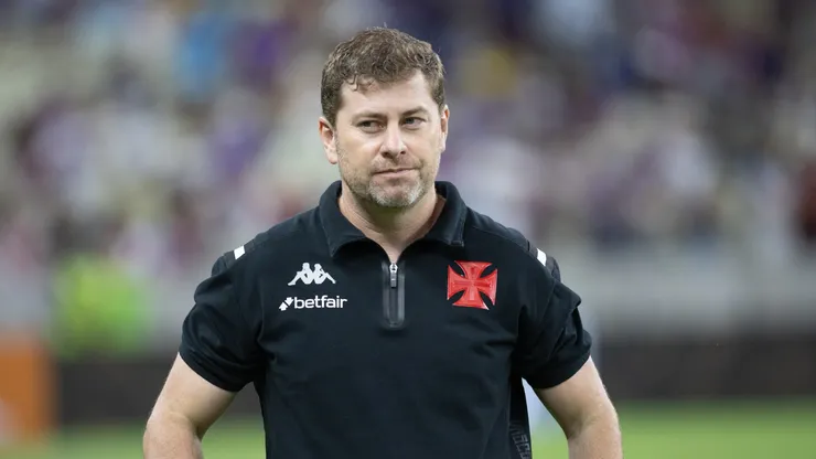 Rafael Paiva técnico do Vasco durante partida contra o Fortaleza no estádio Arena Castelão pelo campeonato Brasileiro A 2024. Foto: Baggio Rodrigues/AGIF