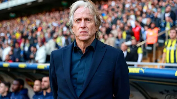 Jorge Jesus faz ligação ao vivo e ouve pedido 'inusitado'