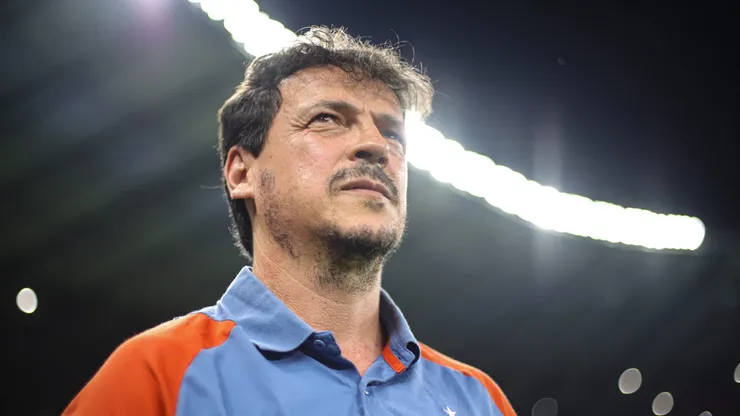 Fernando Diniz, técnico do Cruzeiro, durante partida contra o Criciúma (Foto: Gilson Lobo/AGIF)
