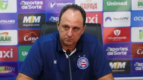 Foto: Rafael Rodrigues / EC Bahia – Rogério Ceni durante entrevista coletiva.