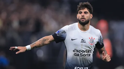 Yuri Alberto, jogador do Corinthians, durante partida contra o Fortaleza (Foto: Ettore Chiereguini/AGIF)