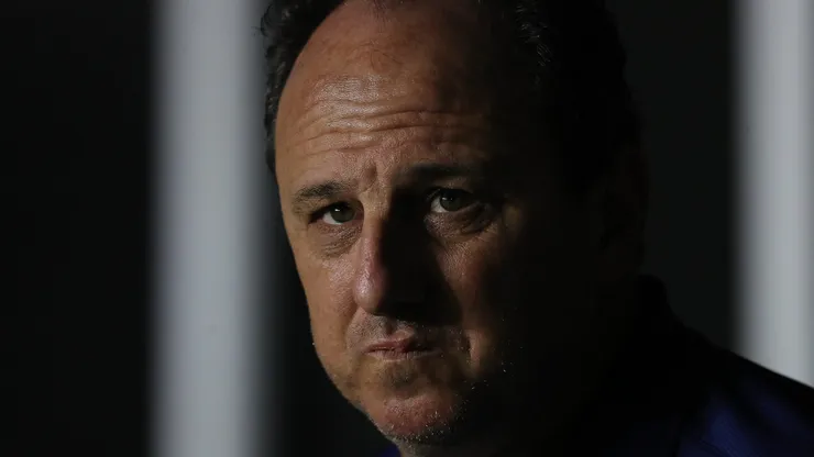 RIO DE JANEIRO, BRAZIL - OCTOBER 28: Head coach Rogerio Ceni of Bahia looks on prior to the match between Vasco da Gama and Bahia as part of Brasileirao 2024 at Sao Januario Stadium on October 28, 2024 in Rio de Janeiro, Brazil. (Photo by Wagner Meier/Getty Images)