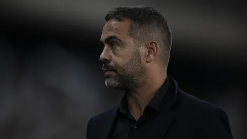 Artur Jorge durante confronto contra o Peñarol na Libertadores 2024.