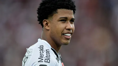 Andrey Santos durante confronto contra o Flamengo no Campeonato Carioca de 2023.