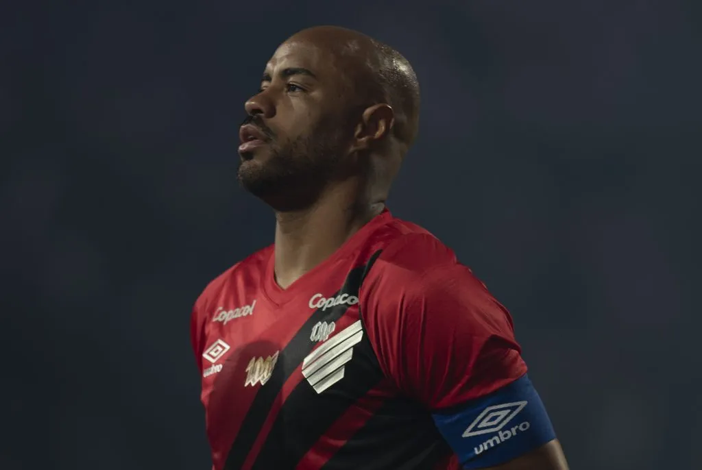 Thiago Heleno antes da partida contra o Corinthians no Campeonato Brasileiro A 2024. Foto: Anderson Romao/AGIF