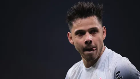 Romero, jogador do Corinthians, durante partida contra o Fortaleza (Foto: Ettore Chiereguini/AGIF)