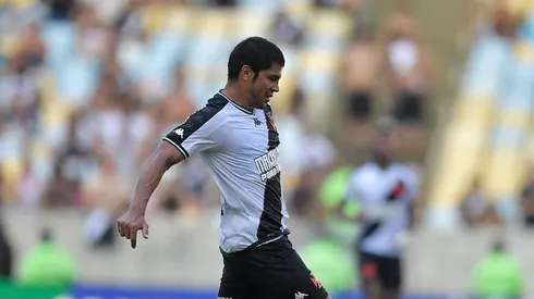 Robert Rojas tem situação definida no Vasco.