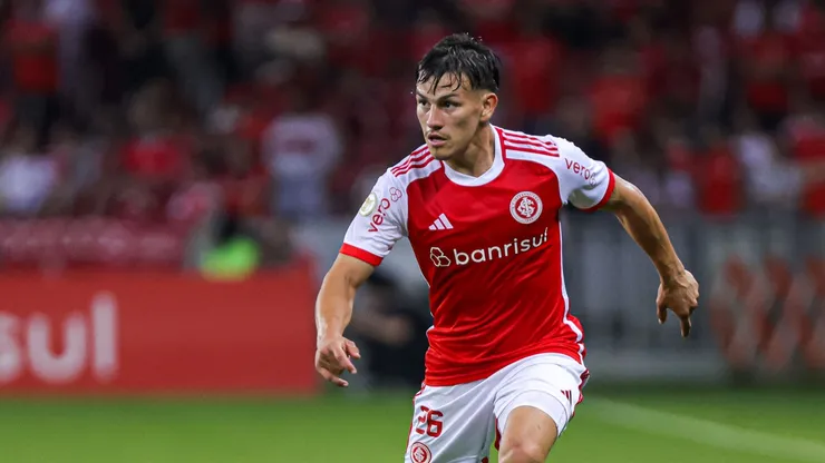 Bernabei jogador do Internacional durante partida contra o Vitoria no estádio Beira-Rio pelo campeonato Brasileiro A 2024. Foto: Maxi Franzoi/AGIF