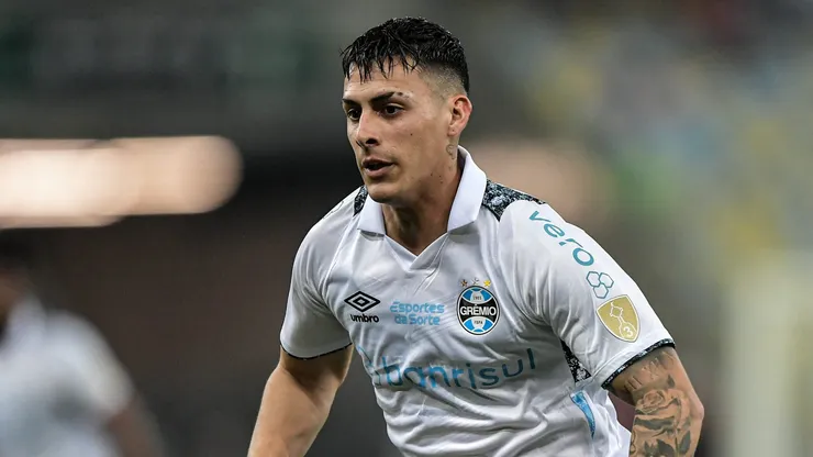 Pavón jogador do Grêmio durante partida contra o Fluminense no estadio Maracana pelo campeonato Copa Libertadores 2024.