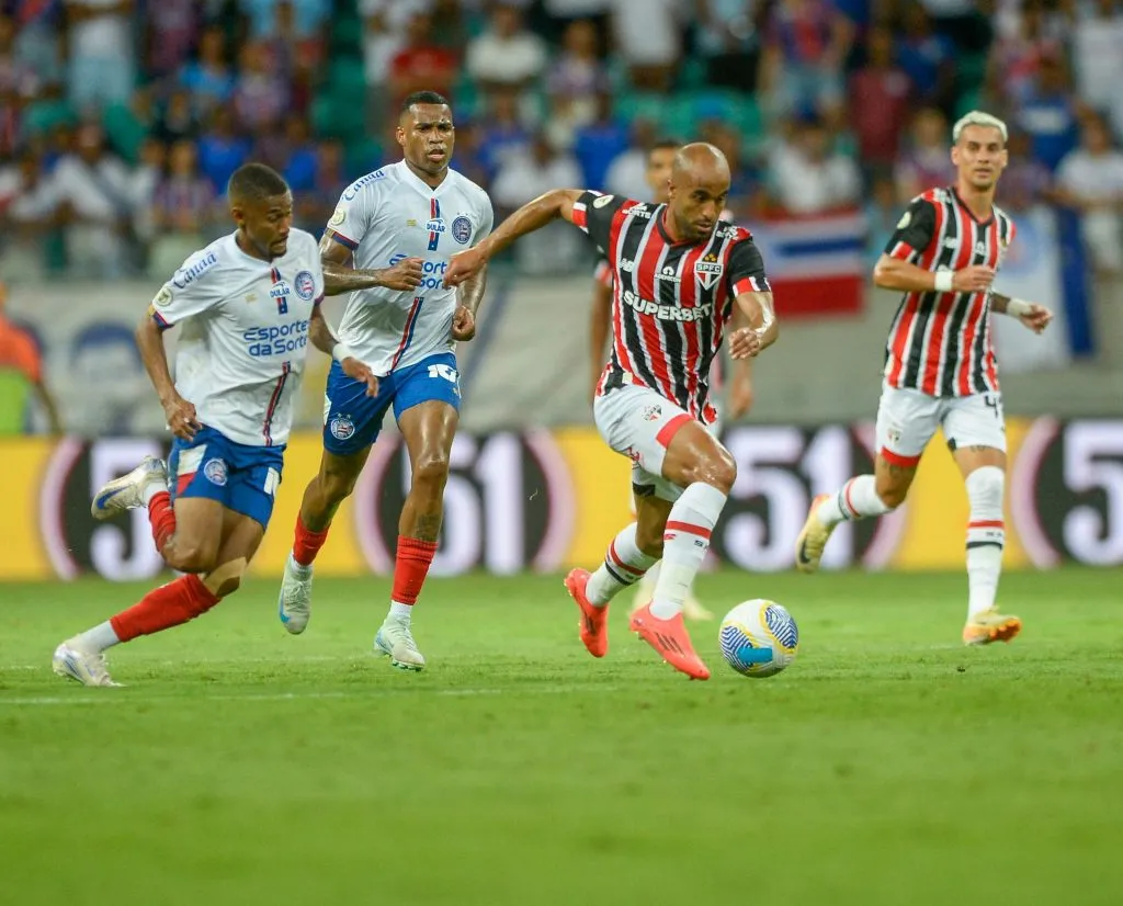 BA – SALVADOR – 05/11/2024 – BRASILEIRO A 2024, BAHIA X SAO PAULO – Wellington jogador do Sao Paulo comemora seu gol durante partida contra o Bahia no estadio Fonte Nova pelo campeonato Brasileiro A 2024. Foto: Jhony Pinho/AGIF
