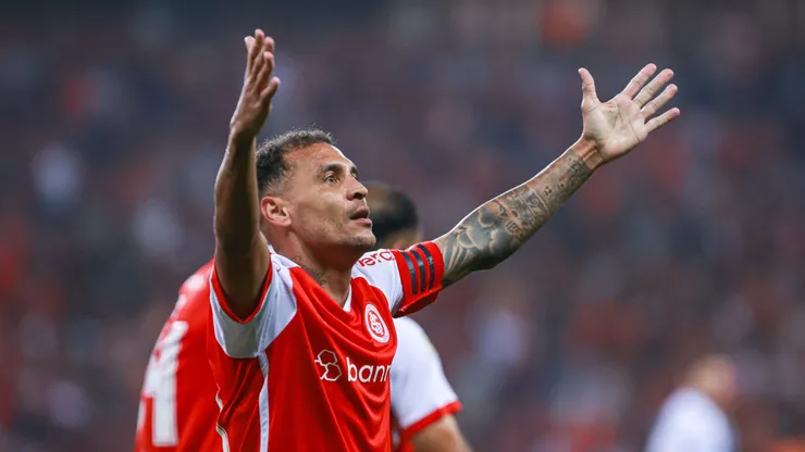Alan Patrick jogador do Internacional comemora seu gol durante partida contra o Fortaleza no estadio Beira-Rio pelo campeonato Brasileiro A 2024.