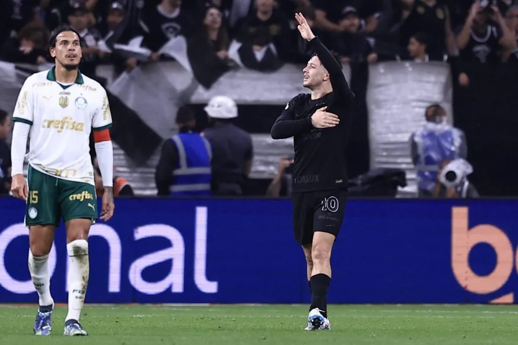 Garro jogador do Corinthians comemora seu gol durante partida contra o Palmeiras no estadio Arena Corinthians pelo campeonato Brasileiro A 2024. Foto: Marcello Zambrana/AGIF