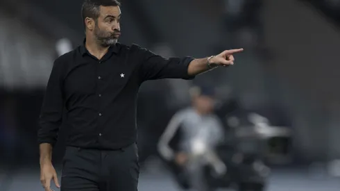 Artur Jorge durante confronto contra o Palmeiras na Libertadores de 2024.