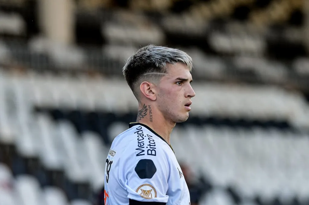 Luca Orellano jogador do Vasco durante partida contra o Gremio no estadio Sao Januario pelo campeonato Brasileiro A 2023. Foto: Thiago Ribeiro/AGIF