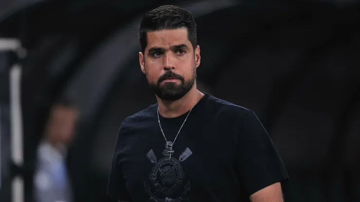 António Oliveira, ex-técnico do Corinthians, durante partida contra o America-RN, pela Copa Betano do Brasil.