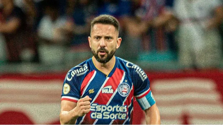 Everton Ribeiro mandou a real no Bahia.