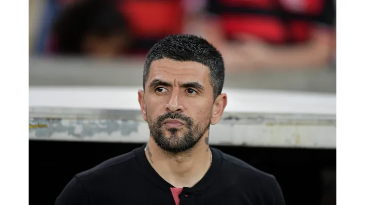 Lucho durante confronto contra o Flamengo no Brasileirão 2024.