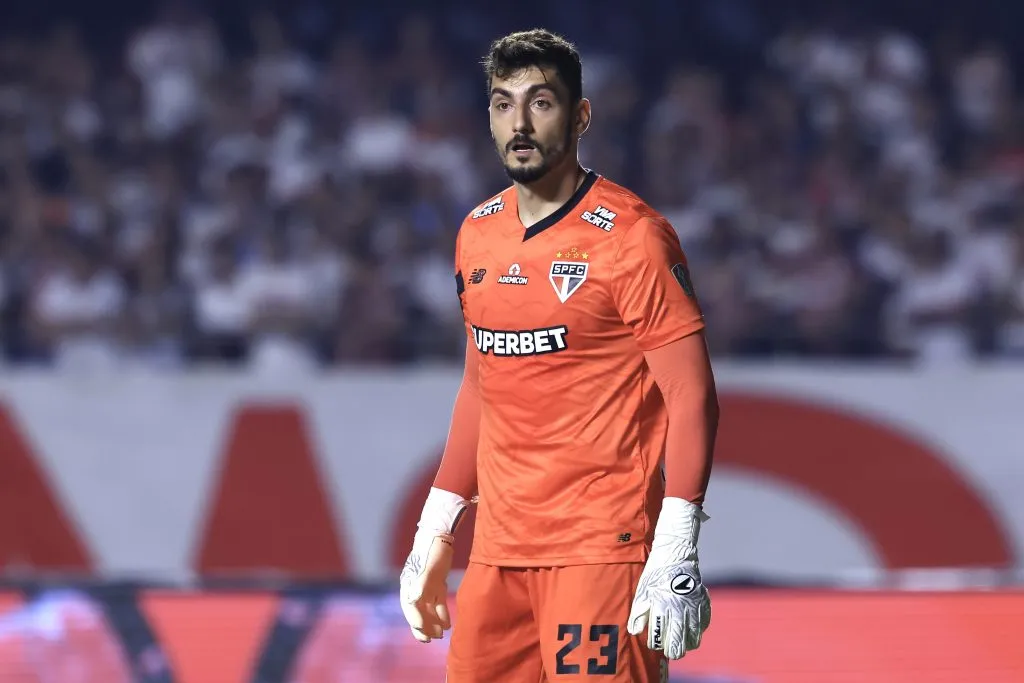 São Paulo quer renovar com Rafael – Foto: Marcello Zambrana/AGIF.