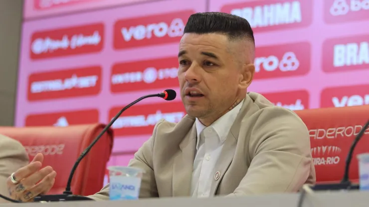 D'Alessandro, diretor de futebol do Internacional, em entrevista coletiva