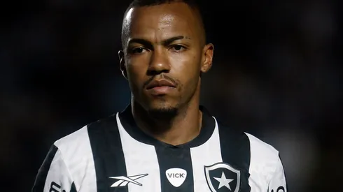 Foto: Vitor Silva/Botafogo – Marlon Freitas durante confronto contra o Grêmio no Brasileirão 2023.