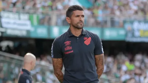 Athletico-PR recebe notícia de retorno em jogo contra São Paulo