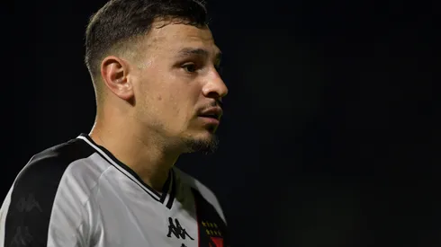 Hugo Moura jogando pelo Vasco em 2024