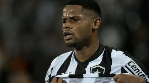 Júnior Santos durante confronto contra o Bragantino na Libertadores 2024.