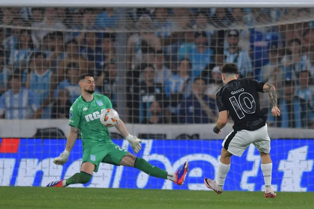 Rodrigo Garro, meia do Corinthians, perde gol contra o Racing (Photo by Marcelo Endelli/Getty Images)