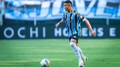 Gustavo Nunes jogador do Gremio durante partida contra o Guarany de Bage no estadio Arena do Gremio pelo campeonato Gaucho 2024. Foto: Maxi Franzoi/AGIF