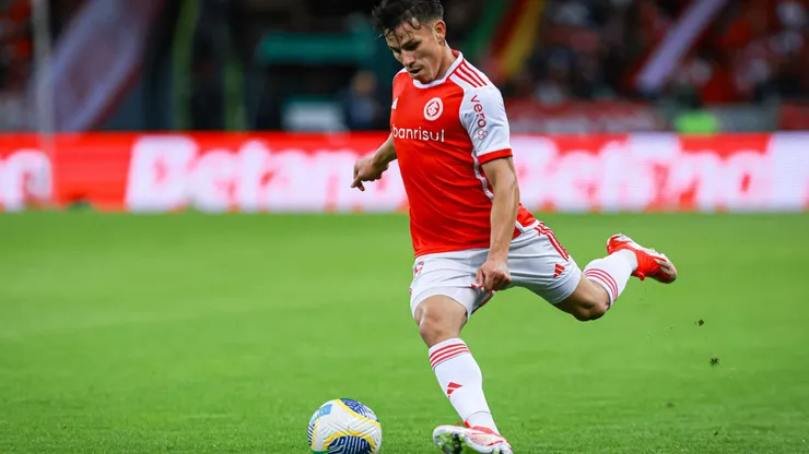 Alexandro Bernabei jogador do Internacional durante partida contra o Cruzeiro no estadio Beira-Rio pelo campeonato Brasileiro A 2024. Foto: Maxi Franzoi/AGIF
