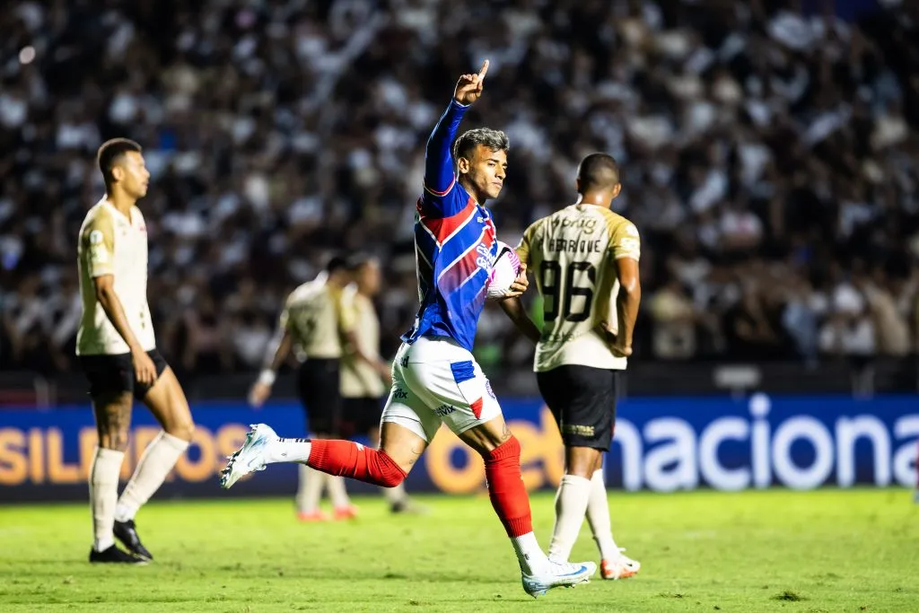 Lucho marca gol em partida contra o Vasco no Brasileirão Série A (Imagem: Leticia Martins/EC Bahia)