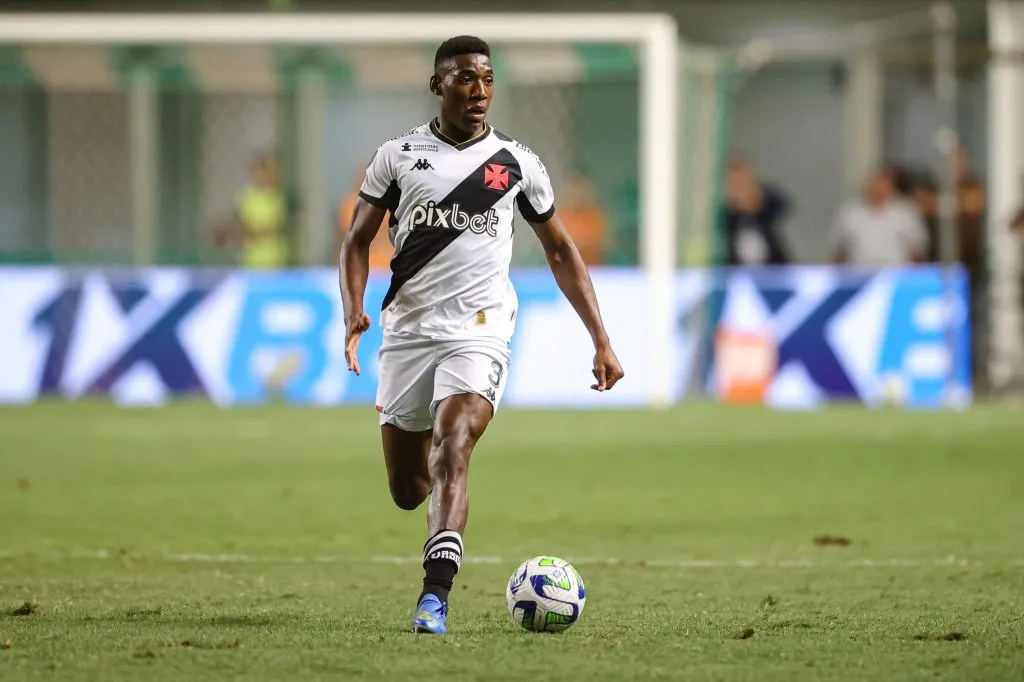 Leo Pele jogador do Vasco durante partida contra o America-MG no estadio Independencia pelo campeonato Brasileiro A 2023. Foto: Gilson Lobo/AGIF