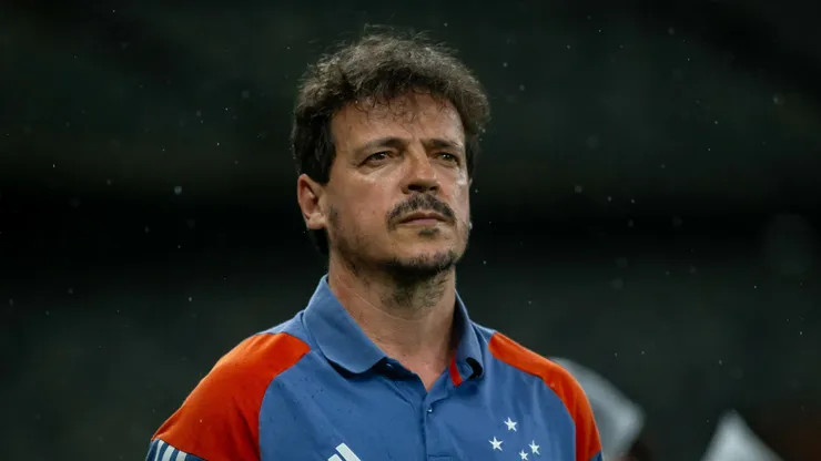 Fernando Diniz, técnico do Cruzeiro, durante partida contra o Palmeiras (Foto: Fernando Moreno/AGIF)