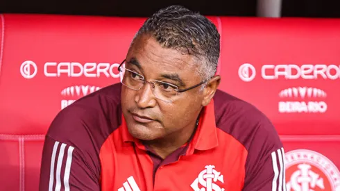 Roger Machado, técnico do Internacional, durante partida contra o Fluminense (Foto: Maxi Franzoi/AGIF)