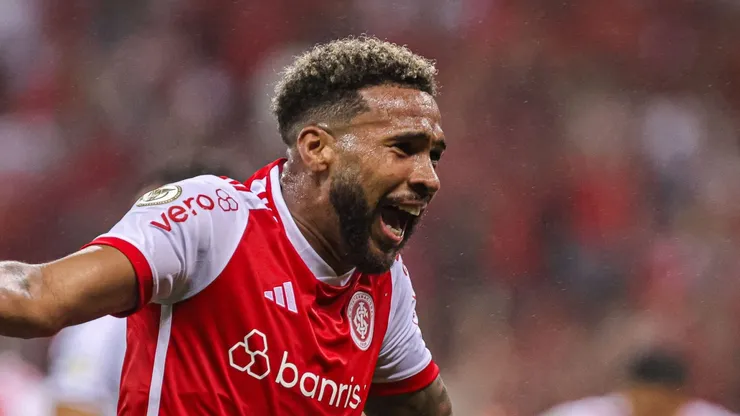 Wesley não deve enfrentar o Fortaleza.