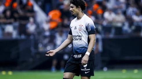 André Ramalho durante confronto contra o Fortaleza na Sul-Americana 2024.