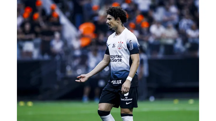 André Ramalho durante confronto contra o Fortaleza na Sul-Americana 2024.