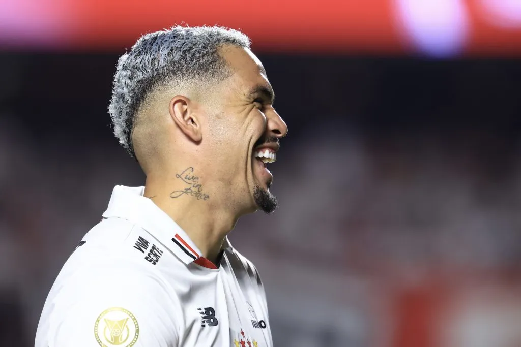 Luciano jogador do Sao Paulo comemora seu gol durante partida contra o Internacional no estadio Morumbi pelo campeonato Brasileiro A 2024. Foto: Marcello Zambrana/AGIF