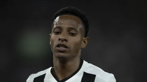 Botafogo possui dívida com o São Paulo por Tchê Tchê.
